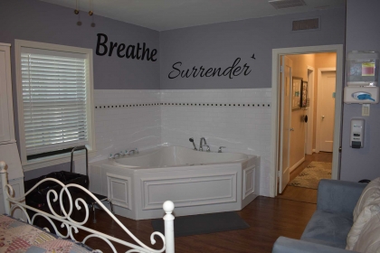 After the birth of your baby, you will have the opportunity to soak in an aromatic and healing herbal bath with your little one.